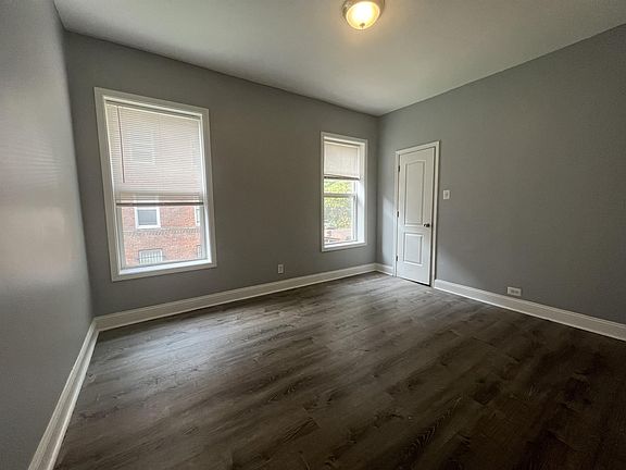 4th image of 4228 S Michigan Ave APT 1E