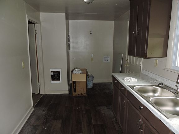 5th image of 4109 Edwards Ave