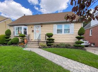 111 Washington Ave, Valley Stream, NY 11580
