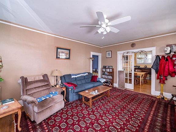 5th image of 104 Fredonia Ave