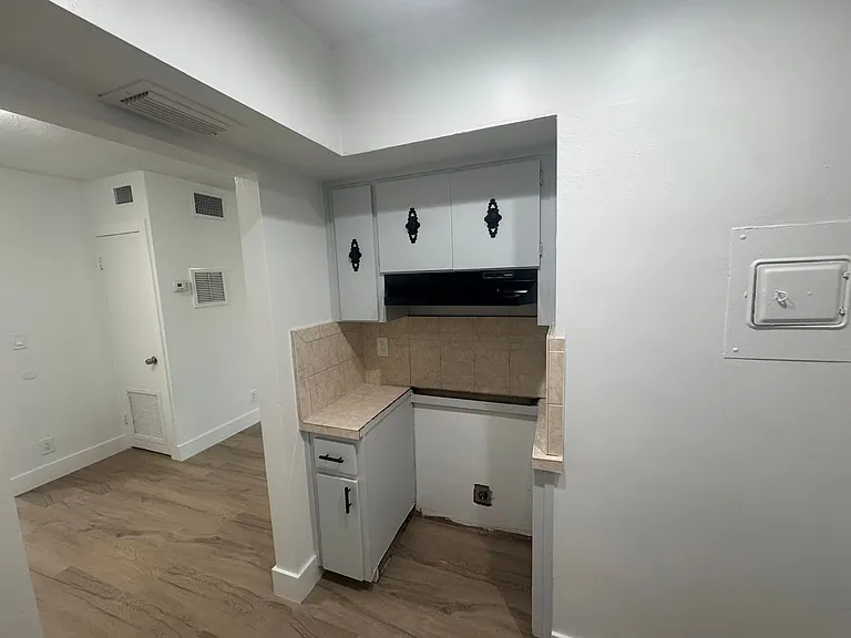2822 Van Buren St — Photo 7