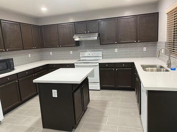 4th image of 2723 E Dragoon Cir