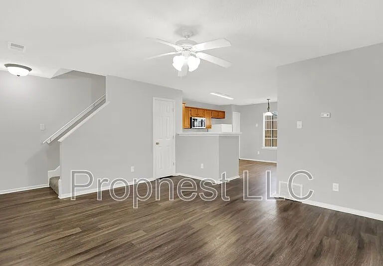 817 Barrington Woods Cv — Photo 1