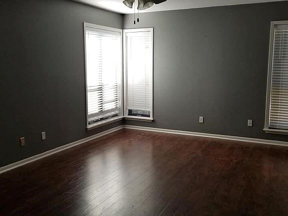 4th image of 719 Taos Dr