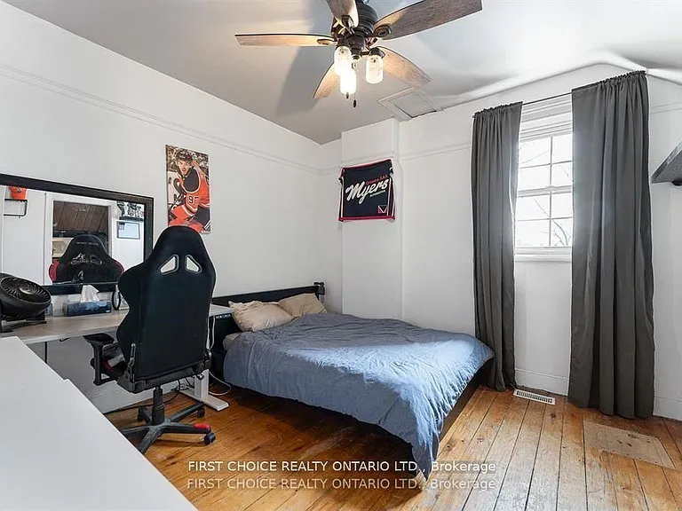 8 Campbell Reid Ct — Photo 13