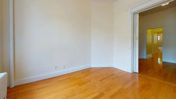 Rented by Bond New York | media 27