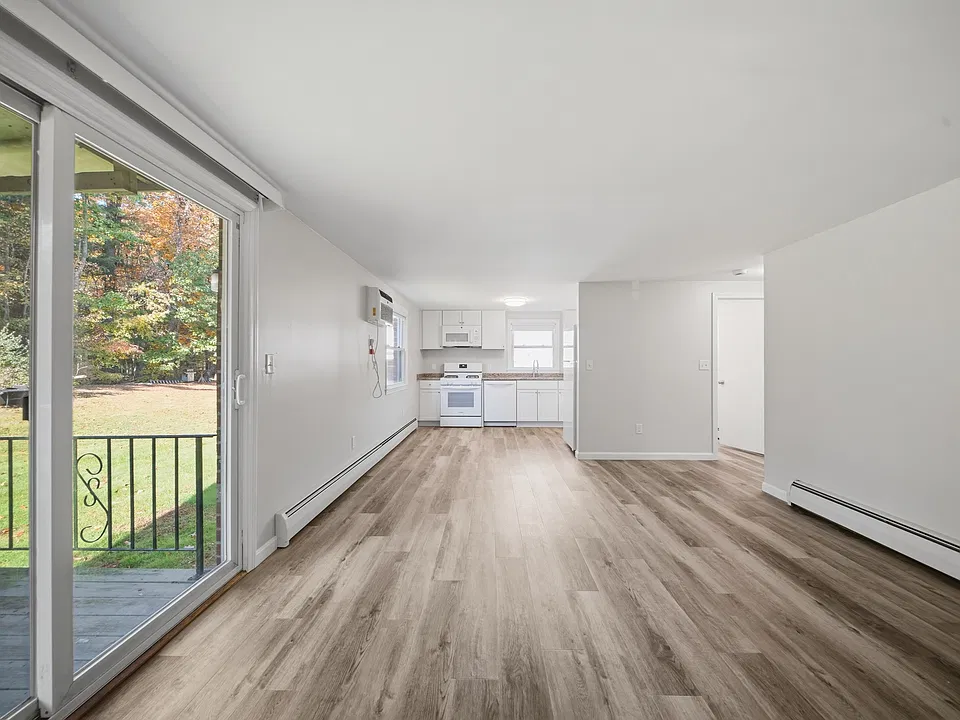 3 Greenleaf Dr #3B