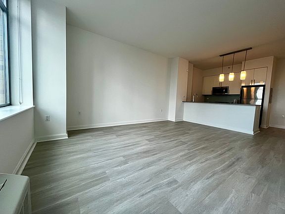 5th image of 81 Fleet Pl APT 11B
