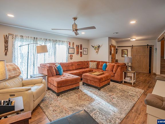 4th image of 30971 Sodaville Rd