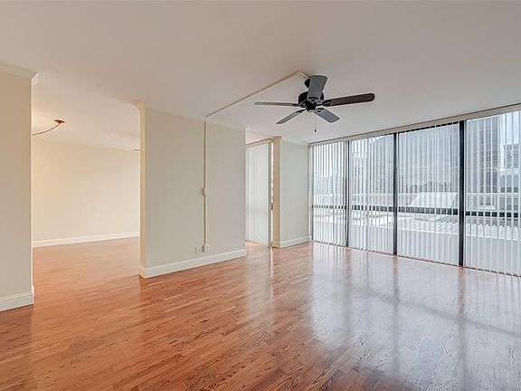 3rd image of 5001 Woodway Dr Unit 302
