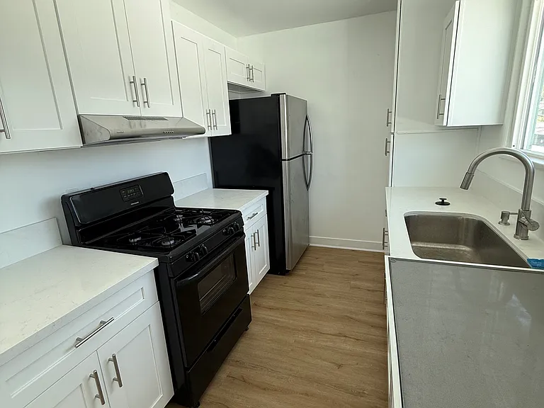 20527 W Vanowen St — Photo 7