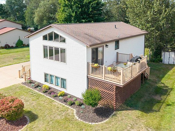 2nd image of 1080 Suncliff Dr