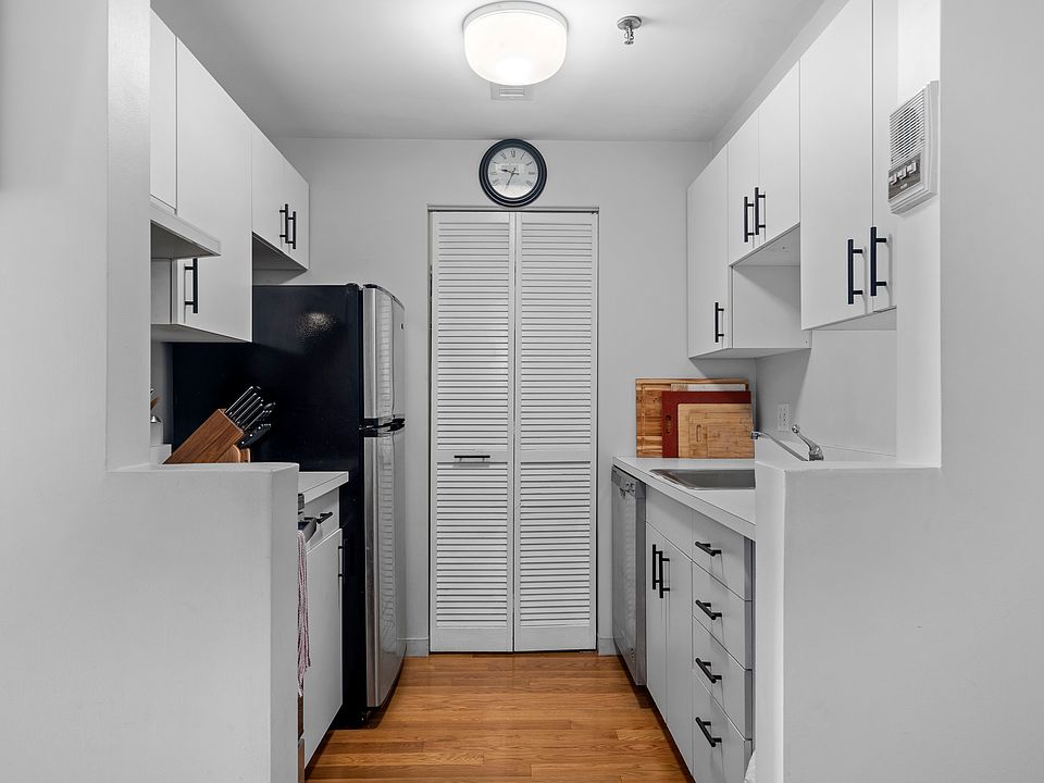 1st image of 126 Tudor St APT C