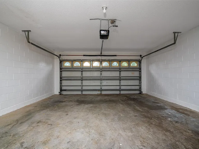 12868 Gettysburg Cir — Photo 32