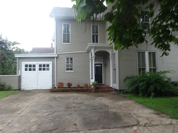 3rd image of 1000 SE 1st St