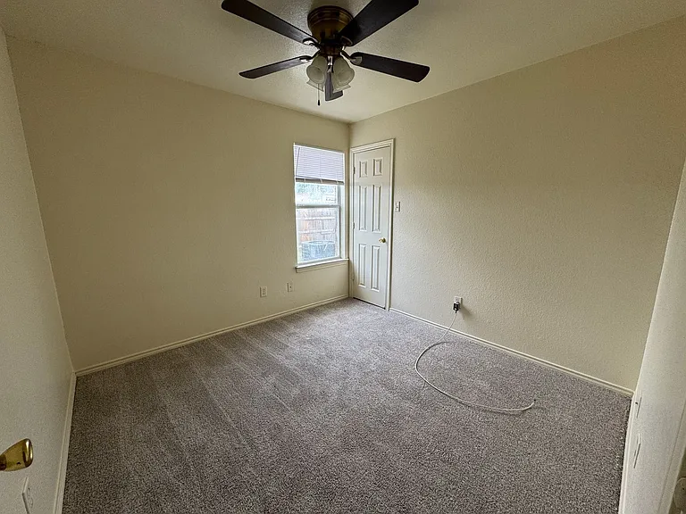 1300 Dugger Circle — Photo 17