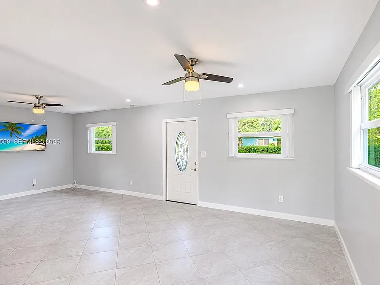 6255 SW 62nd Ct — Photo 13