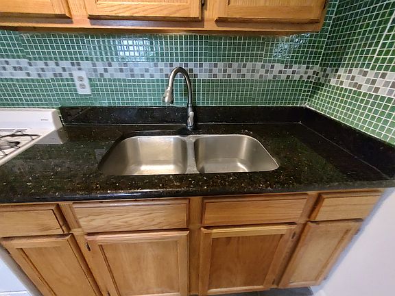 4th image of 6160 W Thorndale Ave #1B