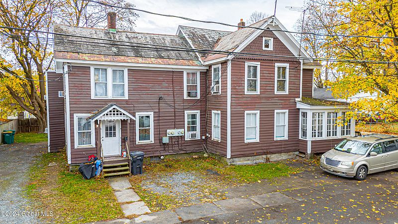 3rd image of 10 Lock Street
