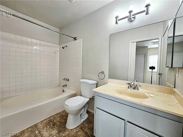 311 Brookside Ln #B — Photo 12