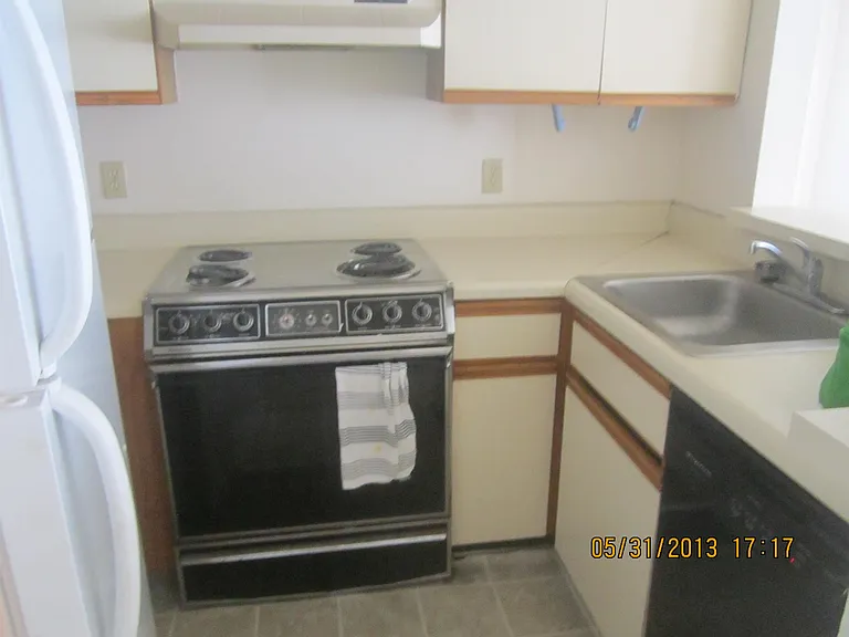 1600 Park Cir #218 — Photo 3