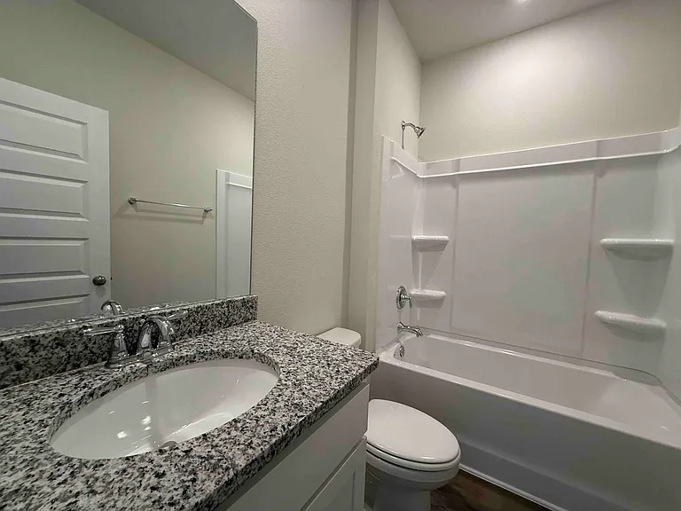 19130 Treehill Ln — Photo 5