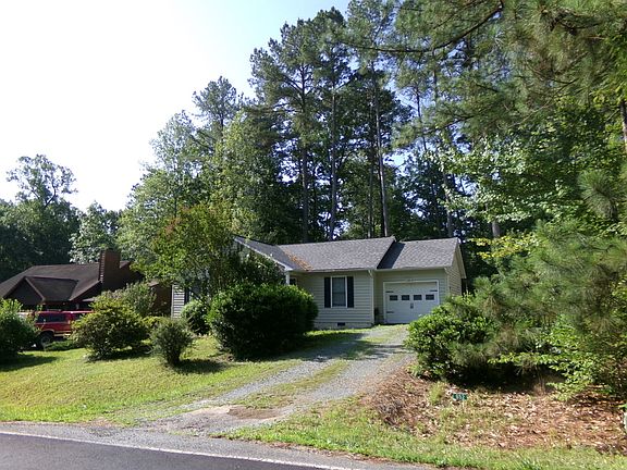 2nd image of 852 Jefferson Dr