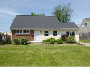 36 Schwegler Rd, Grand Island, NY 14072