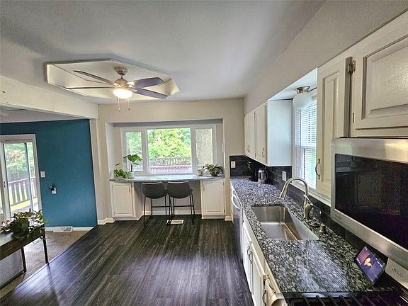 5th image of 1115 NE 96th Ter