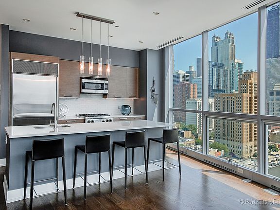 4th image of 110 W Superior St #1701