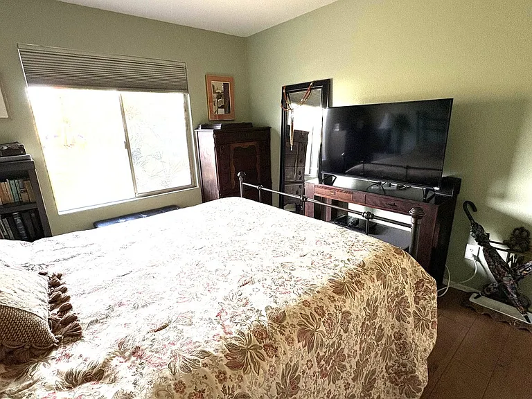 2051 E Desert Fox Dr — Photo 21