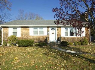 174 Robinson St, East Providence, RI 02914