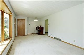 4th image of 6333 Purdy Dr