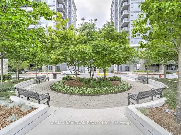 325 S Park Rd #194, Markham, ON L3T 0B3