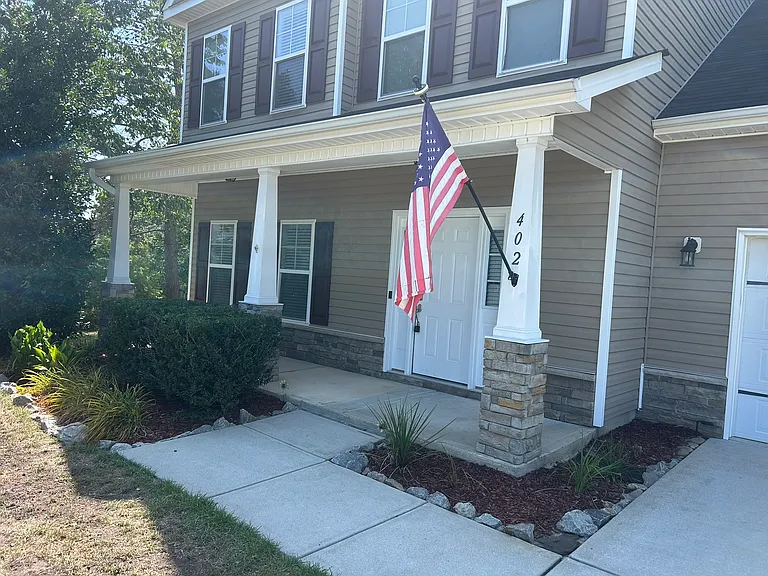 402 Strike Eagle Dr — Photo 2