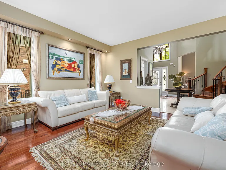 2395 Lyndhurst Dr — Photo 15