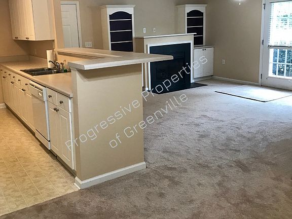 4th image of 105 McKenna Cir #1