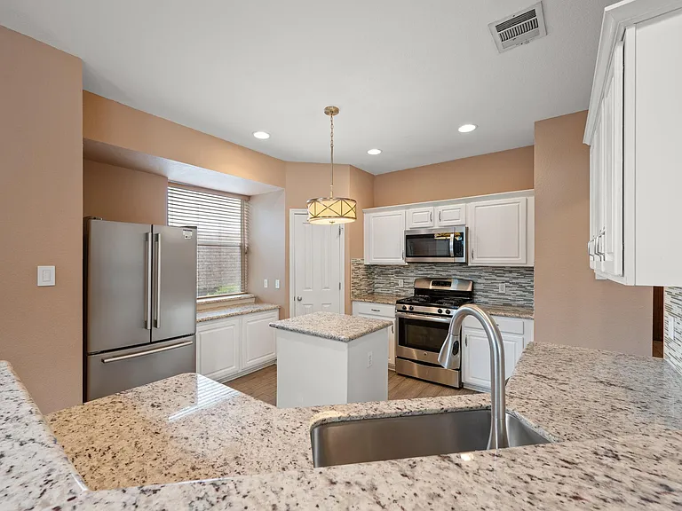 1006 Shadow Valley Cv — Photo 10