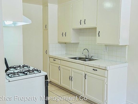 5th image of 530 E Arbor Vitae St APT 4