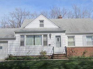 1345 Haverston Rd, Lyndhurst, OH 44124