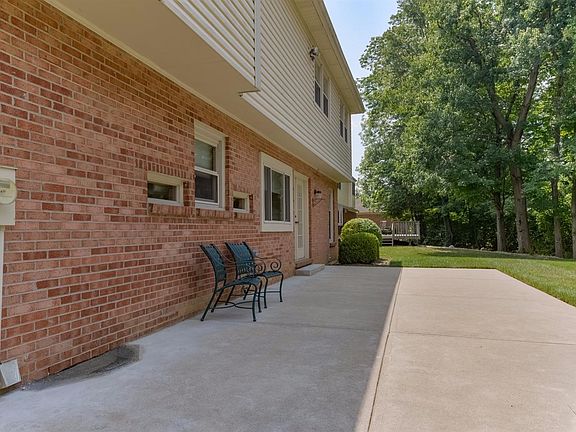 4th image of 10415 Stone Ct