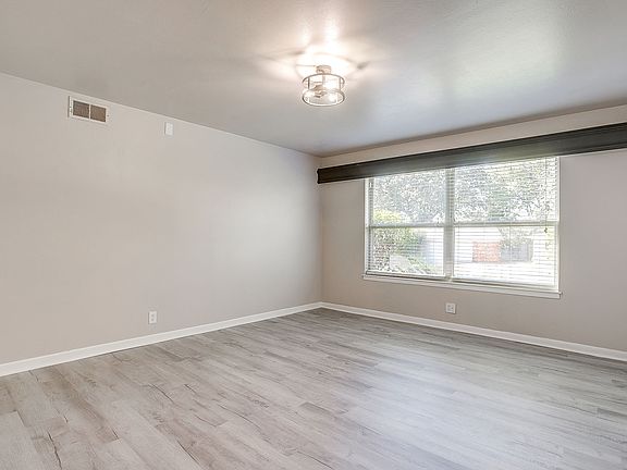 4th image of 4716 Mackey Dr