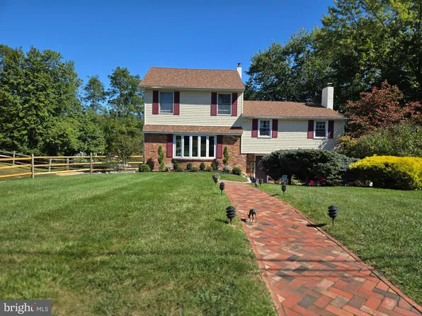 65 Witherington Dr, Southampton, PA 18966