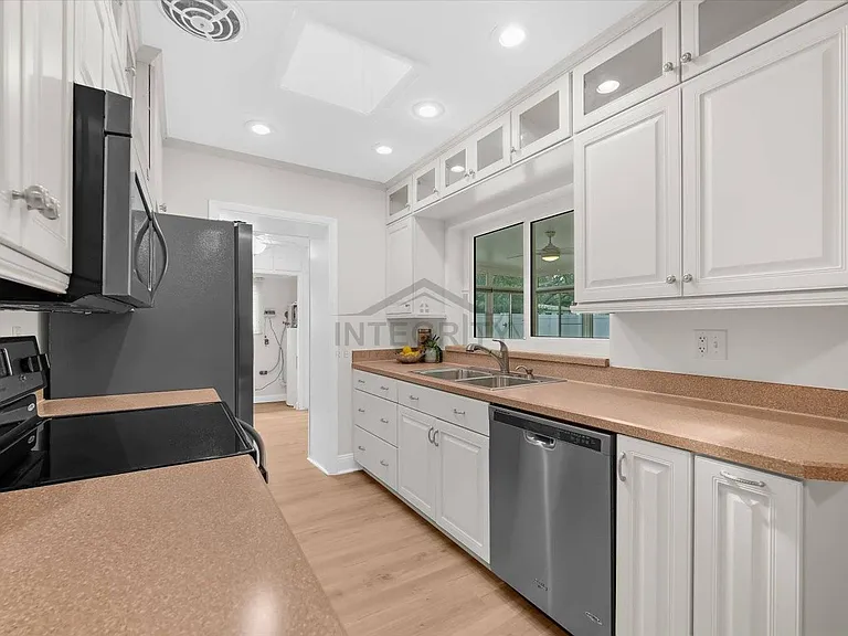 3315 W Beaumont St — Photo 20