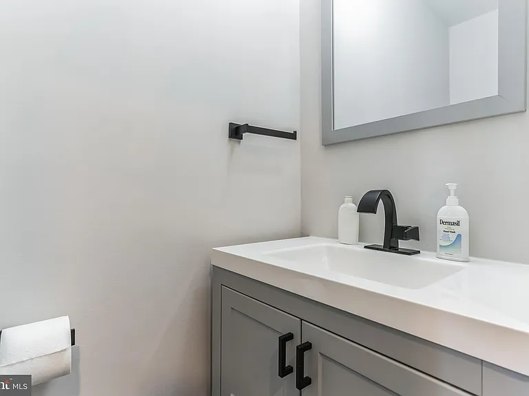 805 Jefferson St NW — Photo 11