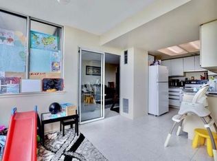 10 Markbrook Ln #1, Toronto, ON M9V5E3