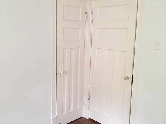 5th image of 1033 Childress Ave