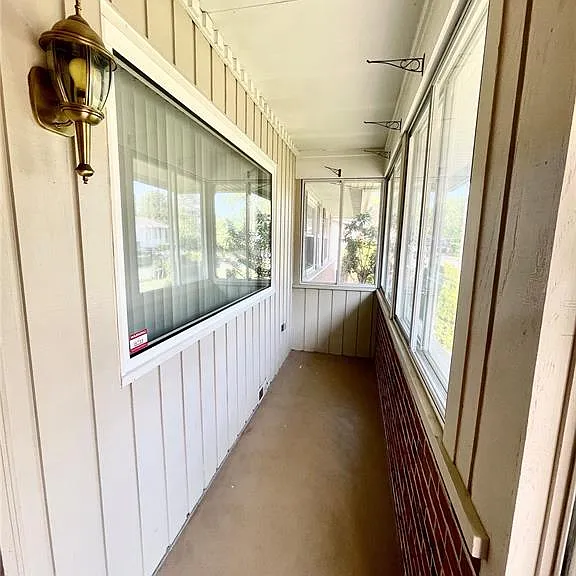 208 Harvard Dr — Photo 4