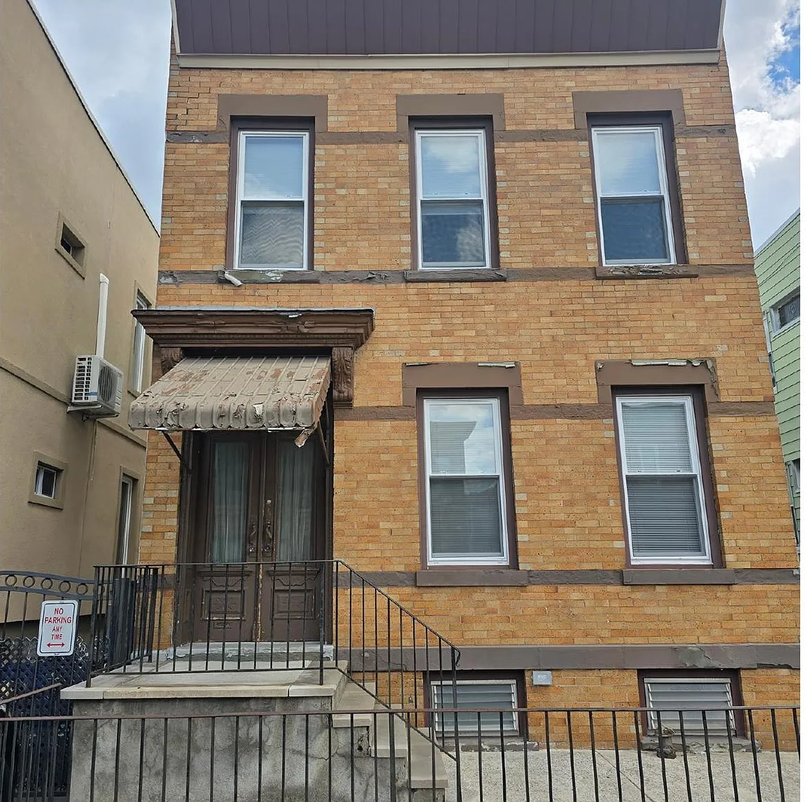 2 bed, 1.0 bath, 679 sqft, $2,850 — Photo 1