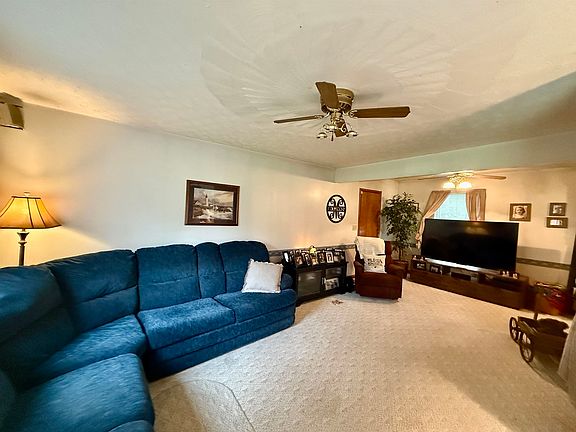 5th image of 26 Cedar Point Dr
